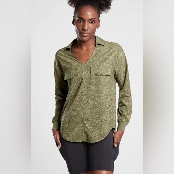 Athleta Zuma Printed Top in Viper Shadow Olive SIZE M        #657857 - Picture 1 of 9